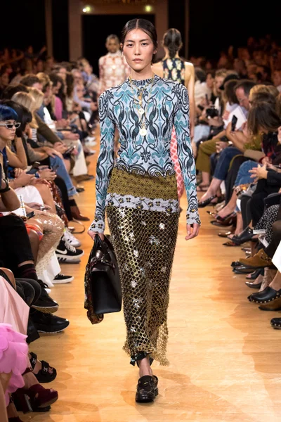 Look 26